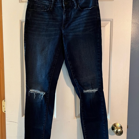 Universal Thread jeans. Never worn - still feels like starch. - Picture 4 of 6